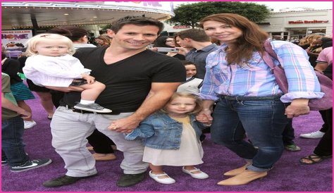 Robert Sheehan: The Life Of The Talented Actor And His Journey In Love